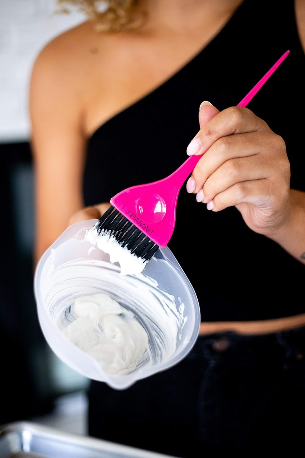 Pink Hair Color Brush - Hair Coloring Brush for Hair Dye, Hair Dye Brush to Apply Hair Color, Color Brushes for Hair Salon, Brush for Dyeing Hair, Colour Brush for Hair Coloring, Dye Tools